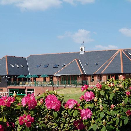 Wharton Park Golf & Country Club Acomodação com café da manhã Bewdley Exterior foto